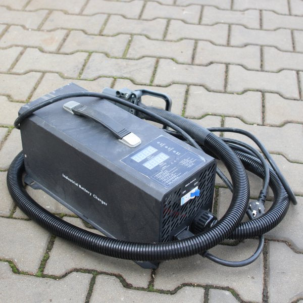 bazarový vysokozdvižný vozík elektrický HELI CDD155EP-LI nabíjecí automat