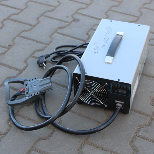 bazarový vysokozdvižný vozík elektrický HELI CDD1540J-ZSM-LI nabíjecí automat