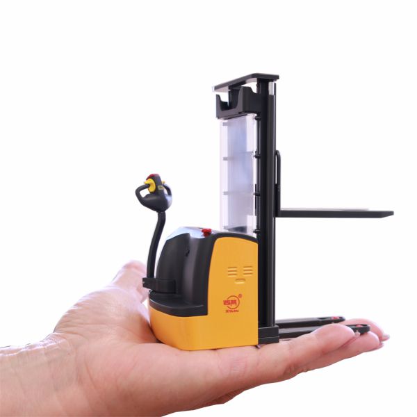 model vysokozdvižného vozíku CDD15R