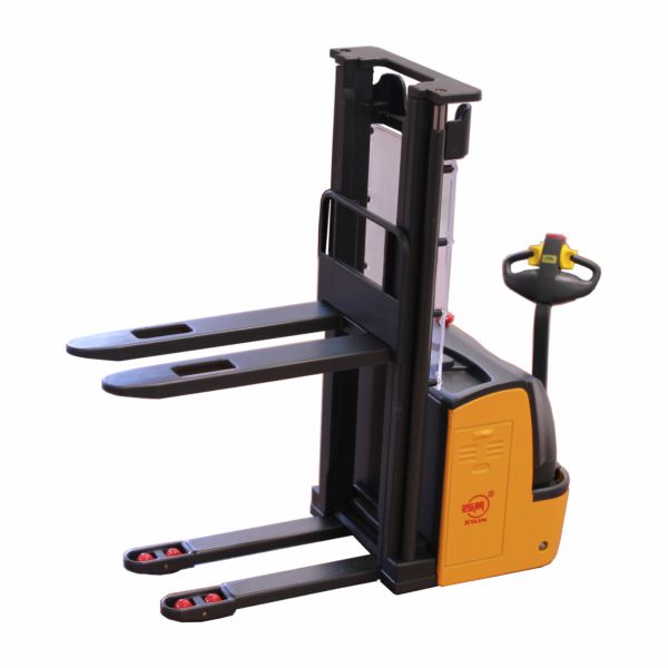 model vysokozdvižného vozíku CDD15R