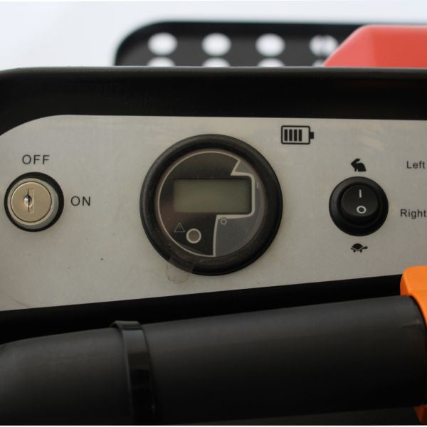 vychystávací vozík HELI OPSM elektrický ovládací panel