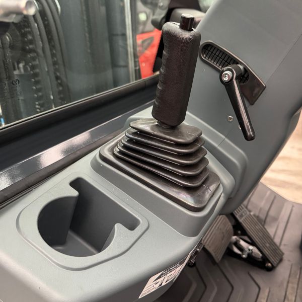 Vysokozdvižný vozík elektrický HELI H4-LI 2,5t BLACK EDITION