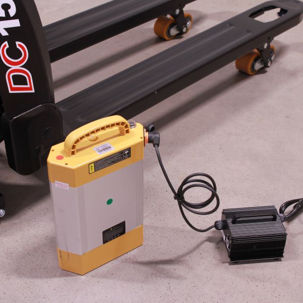 Nabíječka baterie pro CBD15J-LI2