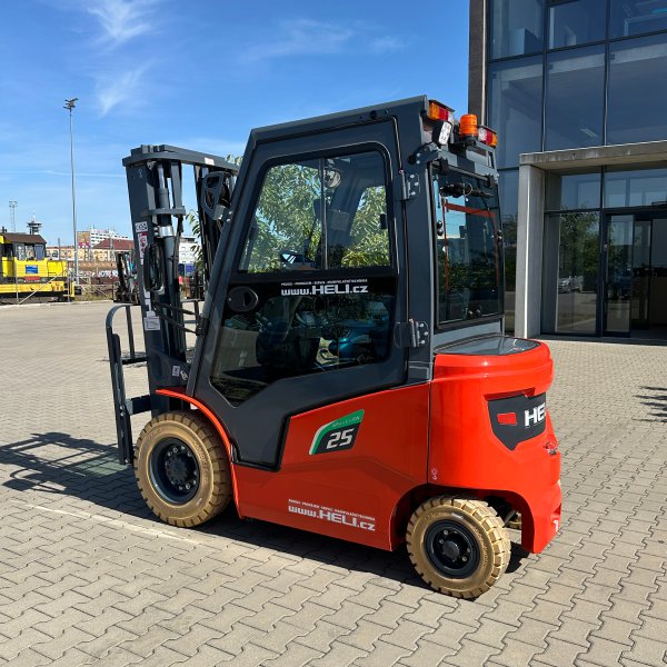 Elektrický čtyřkolový vozík HELI řady G2 s LI-ION baterií, nosnost 2,5 t S13